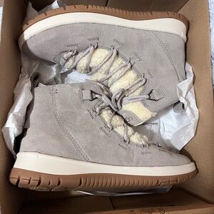 UGG Women's Lakesider Heritage Mid Ankle Boot Thunder Cloude